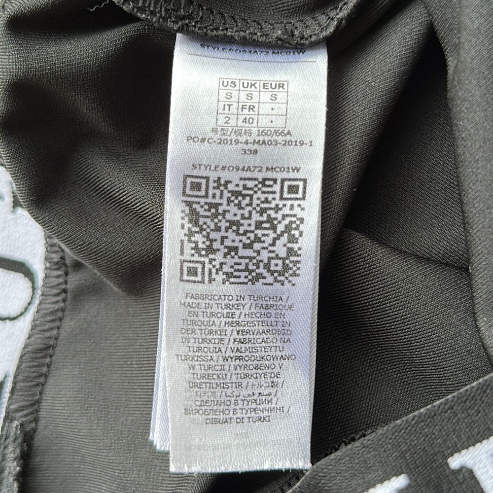 GUESS Biker Shorts - Picture 3 of 3